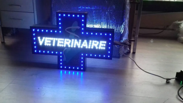 ENSEIGNE EXTERNE LED DOUBLE FACE "VÉTÉRINAIRE" AVEC ANIMATION ET TÉLÉCOMMANDE 60x40CM